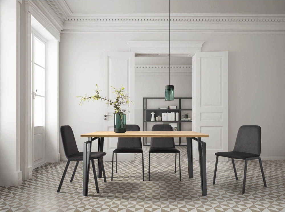 Mesa y sillas diseñadas por muebles lux